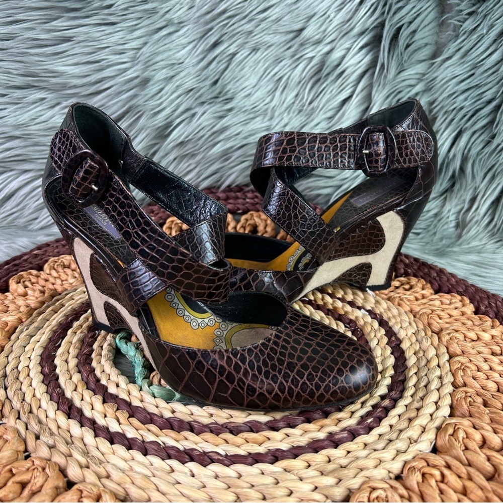 Emilio Pucci 37.5 US 7.5 Brown Crocodile Strap Closed Toe Italy Wedges Heels